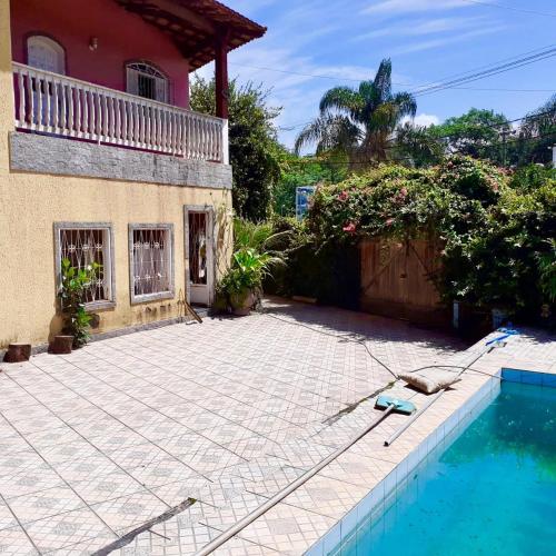 Casa grande com piscina em Rio das Ostras