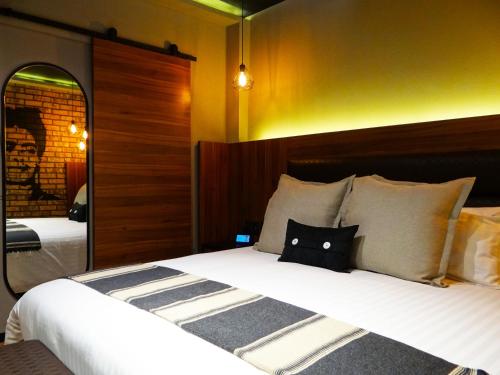Cadillac Hotel Boutique - image 2