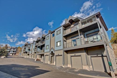 Lake Forest 304F Condo in Frisco, USA