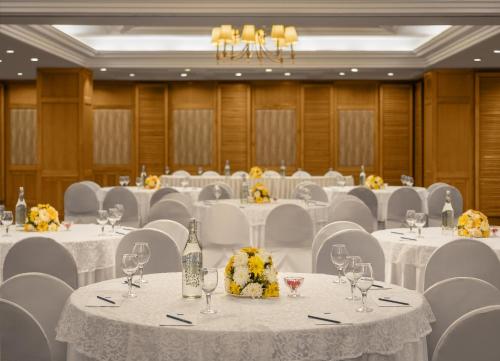 Sarovar Portico Surajkund Faridabad - 연회장