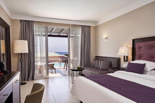 Double or Twin Room with Sea View with Shared pool