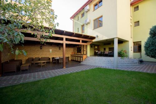 Pensiunea Normandia - image 5