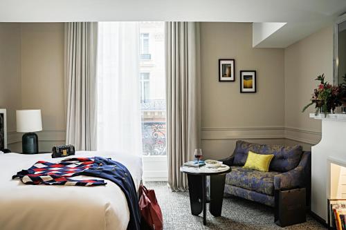 room detail thumbnail 1