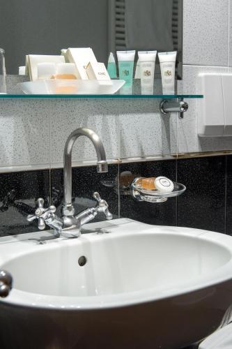 Hotel Carlton On The Grand Canal - image 10