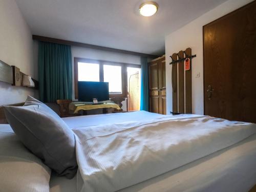 Queen Room with Balcony