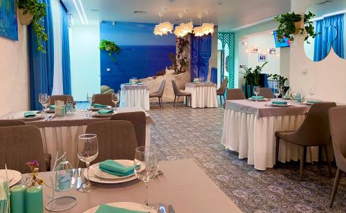 Restoran, Biruza Club in Sviatopetrivske