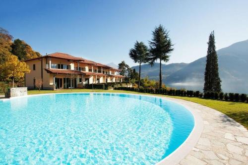 Tremezzo Residence 3-1 of 11 apartments in an exclusive residence by Italian Apartments - Tremezzo