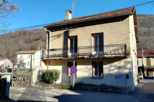 Appartement RDC maison de village in Savignac-les-Ormeaux