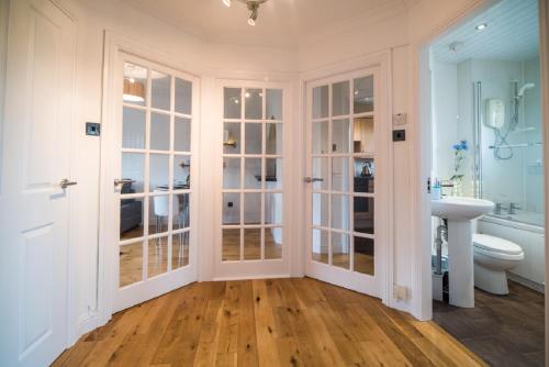 Trust Falkirk Laurmont Apartment - image 6
