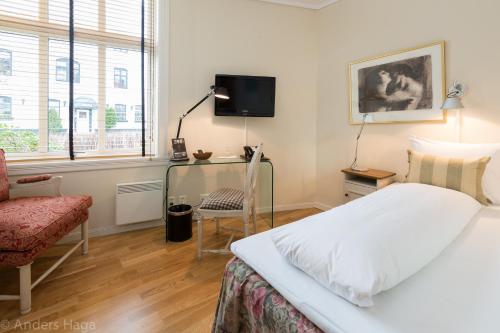 Single Room image 3