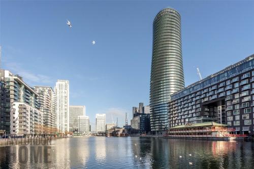 Luxury Canary Wharf Studio Apartment In The Heart Of London, , London