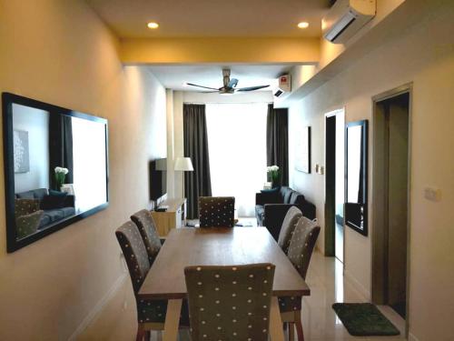 SUTERA AVENUE SKYPOOL