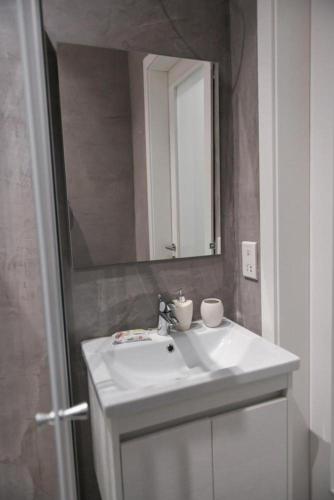Room in BB - Amazing double room in Bb Marina - image 7