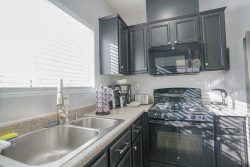 2400SqFt House 6beds 3bath Pool table BBQ, Las Vegas (foto 8)