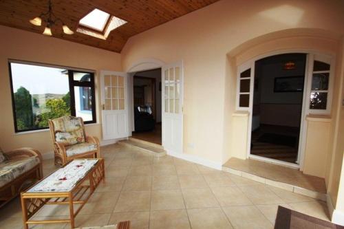 Pooreen House - image 9