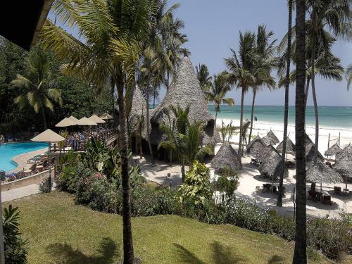 plage, Pinewood Beach Resort and Spa in Mombasa