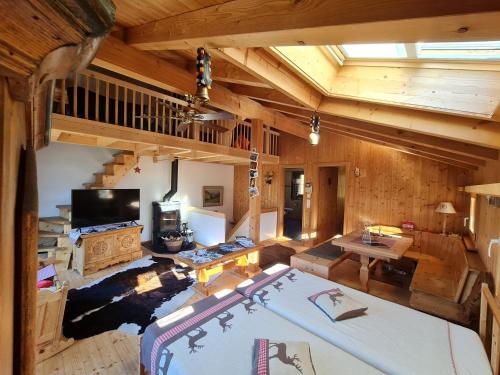 Ferienhaus & Ferienwohnung Wiñay Wayna Gotschna Blick Klosters, Pension in Klosters Serneus