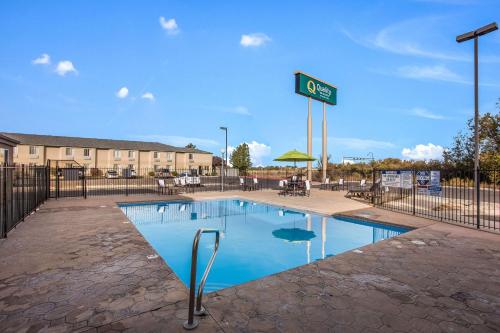 บริการและสิ่งอำนวยความสะดวก, Quality Inn & Suites Meridian - West Boise in เมริเดียน (ID)