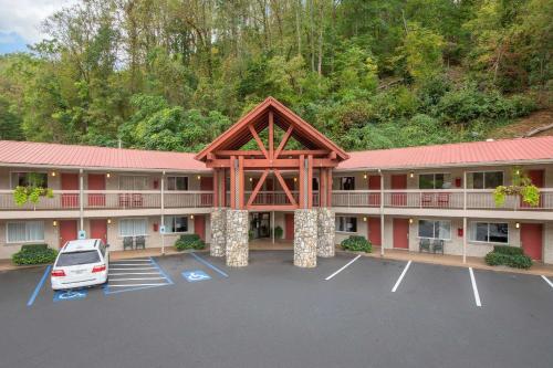 Econo Lodge - Accommodation - Cherokee