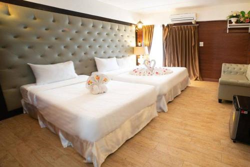 room detail thumbnail 1