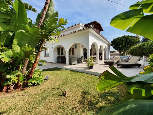 Casa Blue Vista - villa & guestroom - Playa de Los Monteros