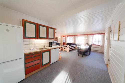 廚房, 克努茨海特格倫德山間小屋 (Knuts Hyttegrend) in 貝托斯托蘭