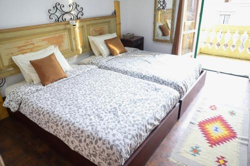 Single Room with Private Bathroom image 1