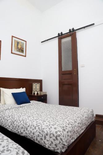 Budget Twin Room image 2