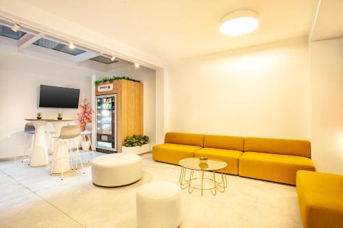MyFlats Luxury Downtown - image 2