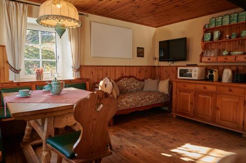 Romantische Ferienhütte Nationalpark Kalkalpen, sonnig, 2 Schlafzimmer, Wlan