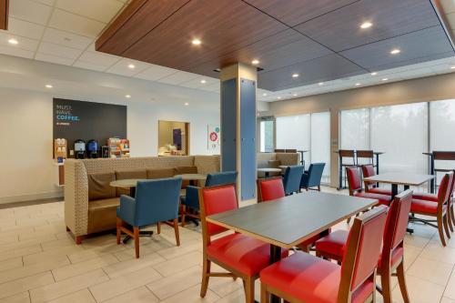 Holiday Inn Express & Suites - Saugerties - Hudson Valley, an IHG Hotel