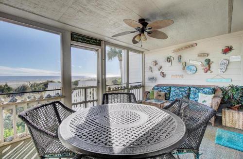 2 Beach Club Villa - image 3