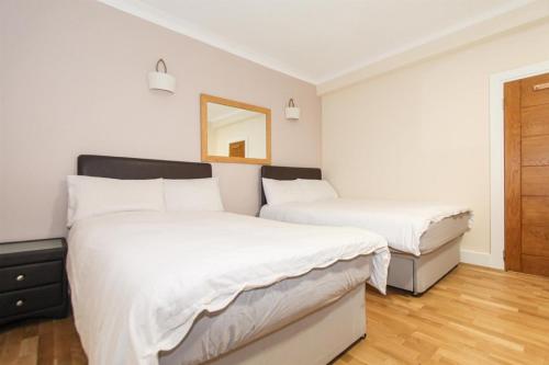 Clarges Stays - Marble Arch Apartments, , London