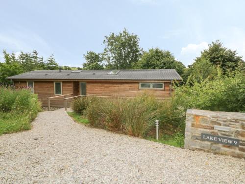 9 Lake View, Lanteglos, Cornwall