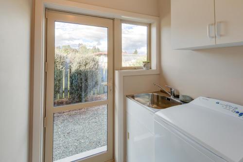 Leigh Cottage Manapouri in Manapouri