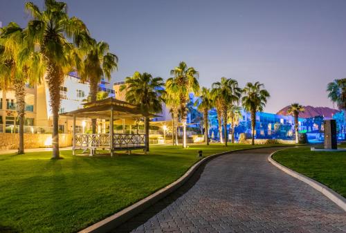 花園, 富查伊拉雷迪森藍光度假村 (Radisson Blu Resort Fujairah) in 富查伊拉