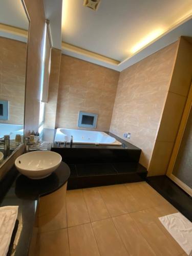 Ванная комната, AMANI Motel in Мяоли