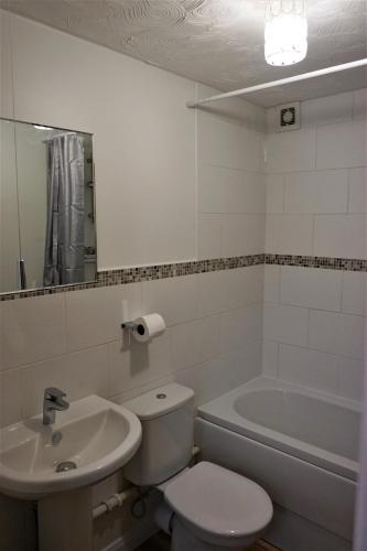 Banyo, Palmers Apartment A in Bradley Stoke