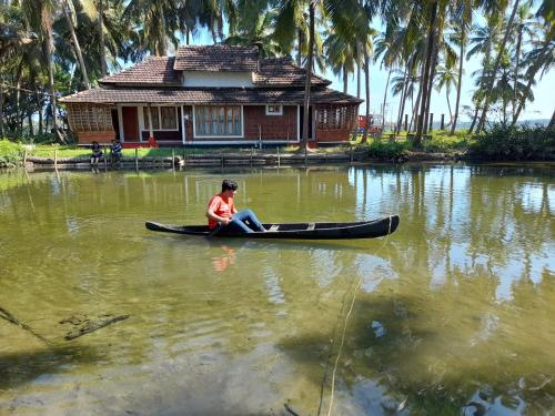 Riverlap homestay in Nilešvara
