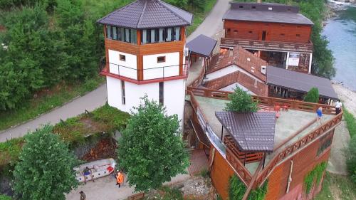 Svetionik Apart, Konjic