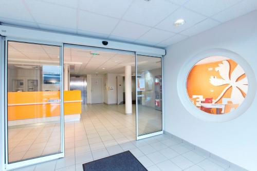 Lobby, Premiere Classe Hotel Roissy - Aeroport CDG - Le Mesnil-Amelot in Paris Charles de Gaulle Airport