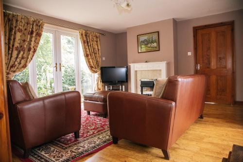 2 bedrooms, 3 beds