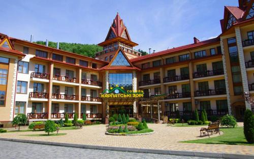 Карпатські зорі SPAhotel - Hotel - Yaremche
