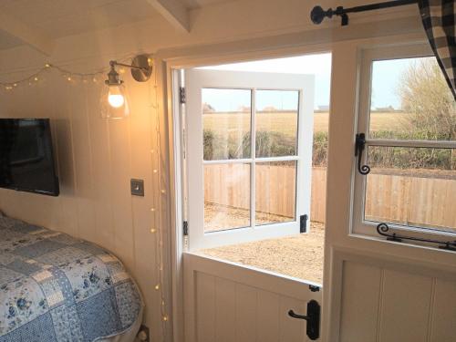 Yew Tree View Luxury Shepherds Hut