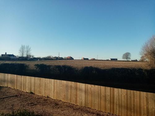 Yew Tree View Luxury Shepherd's Hut in Marnhull