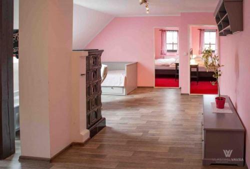 2 bedrooms, 4 beds