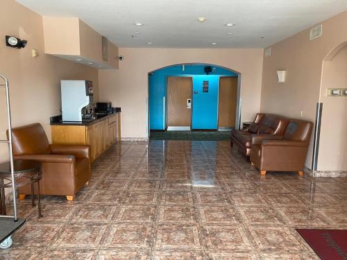 Tropicana Inn and Suites – Dallas, TX