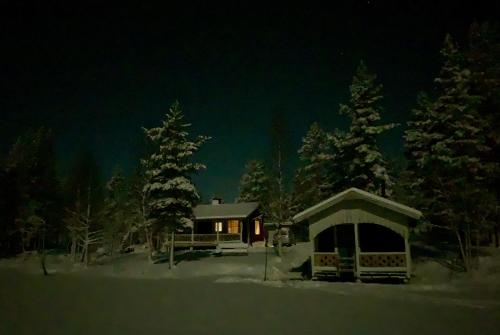 Wilderness and Calmness in Off-grid cabin