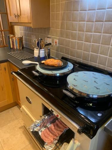 virtuve, Head In The Skye - Healabhal Cottage in Ose