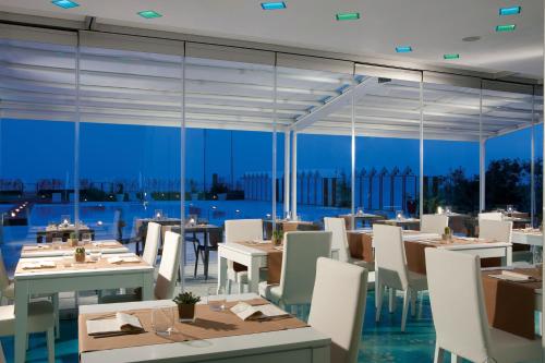 Adriatic Palace Hotel - image 11